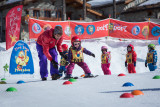 activité ski alpin enfant hiver